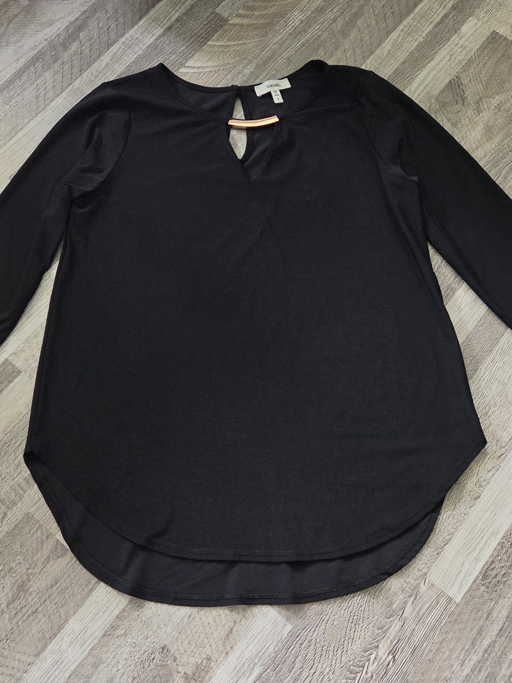 Meraki Blouse Womens Large Black Keyhole  Gold Metal Bar Top Minimalist Hi Low
